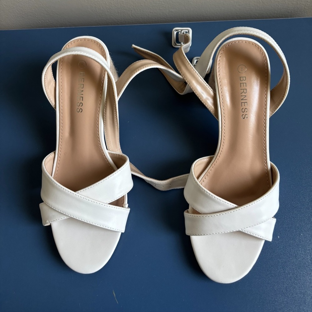 Women's Cream Sandals